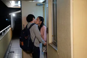 Má yêu bạn học của con trai suốt 5 năm… sau cú sốc bị anh xã cắm sừng