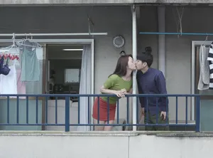 Tiếng rên của chị cạnh bên nhà cạnh bên và cậu thanh niên được lái máy bay
