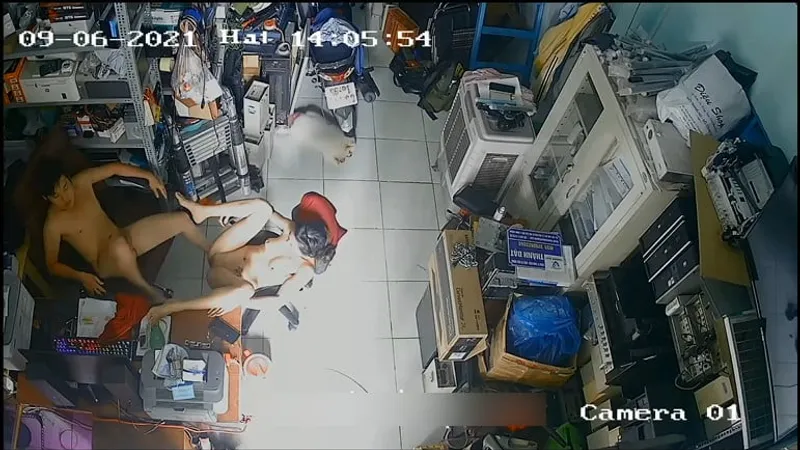 Cô vợ chồng yêu xxx nhau trong của củ khoải máy tính